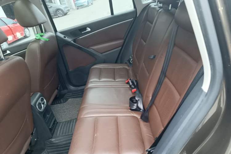 Used Volkswagen Tiguan 2013 2.0 TSI Automatic All-Wheel Drive Luxury Edition Left Rear Seat