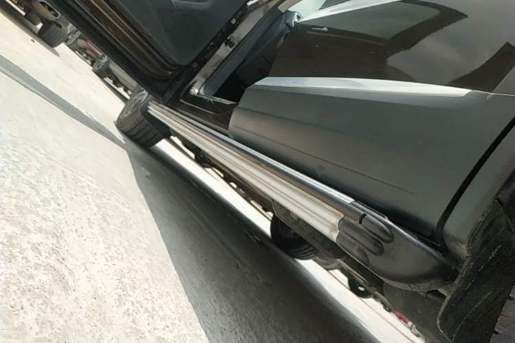 Used Volkswagen Tiguan 2013 1.8 TSI Automatic All-Wheel Drive Luxury Model Left Side Sill