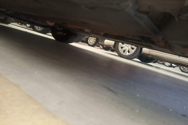 Used Volkswagen Tiguan 2013 1.8 TSI Automatic All-Wheel Drive Luxury Model Left Side Sill