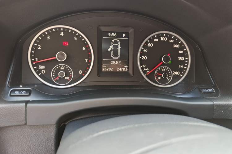 Used Volkswagen Tiguan 2013 1.8TSI Automatic All-Wheel-Drive Comfort Edition Odometer Close Up