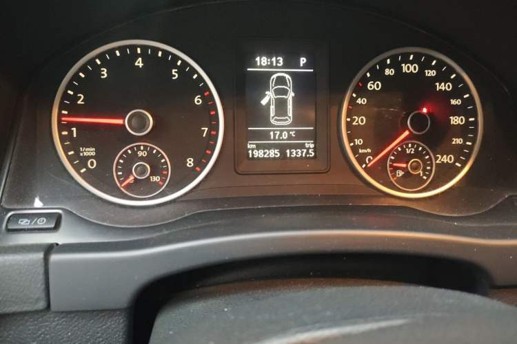 Used Volkswagen Tiguan 2013 1.8 TSI Automatic Two-Wheel Drive Comfort Edition Odometer Close Up