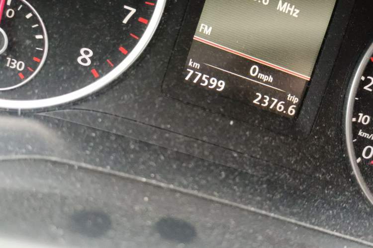 Used Volkswagen Tiguan 2013 1.8TSI Automatic Two-Wheel Drive Luxury Model Odometer Close Up