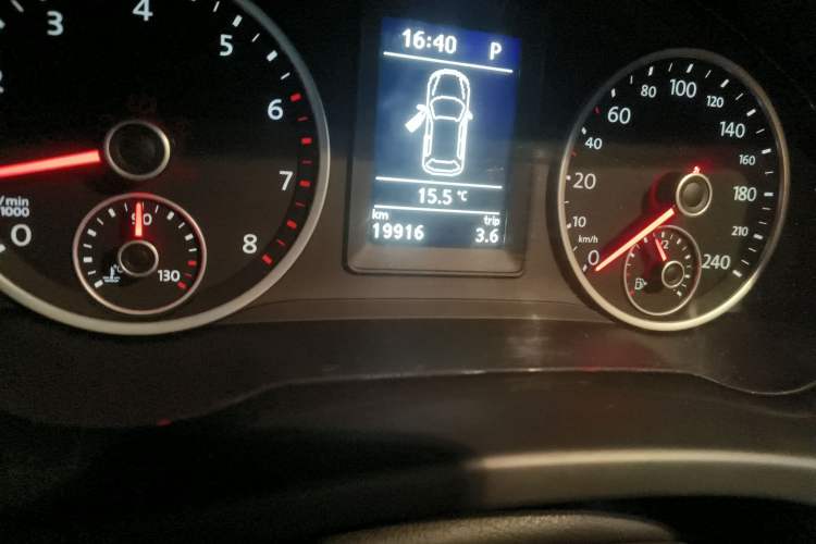 Used Volkswagen Tiguan 2013 1.8TSI Automatic Two-Wheel Drive Trend Edition Odometer Close Up