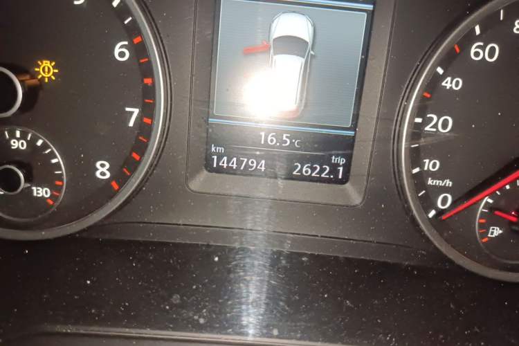 Used Volkswagen Tiguan 2013 2.0 TSI Automatic All-Wheel-Drive Flagship Edition Odometer Close Up