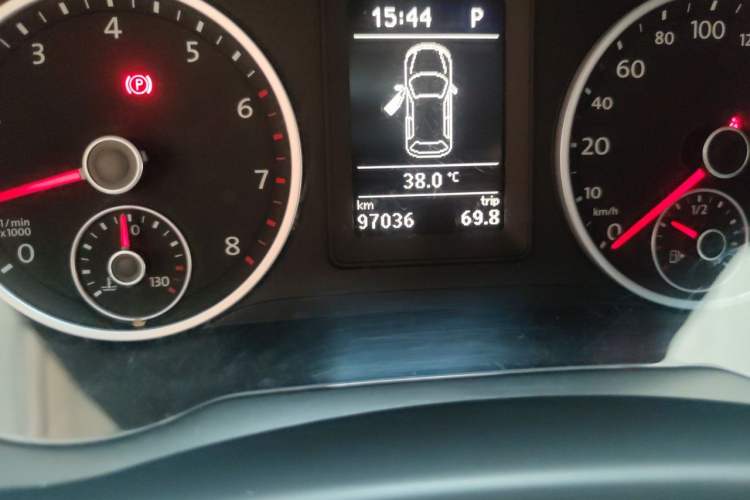Used Volkswagen Tiguan 2013 1.8TSI Automatic All-Wheel-Drive Comfort Edition Odometer Close Up