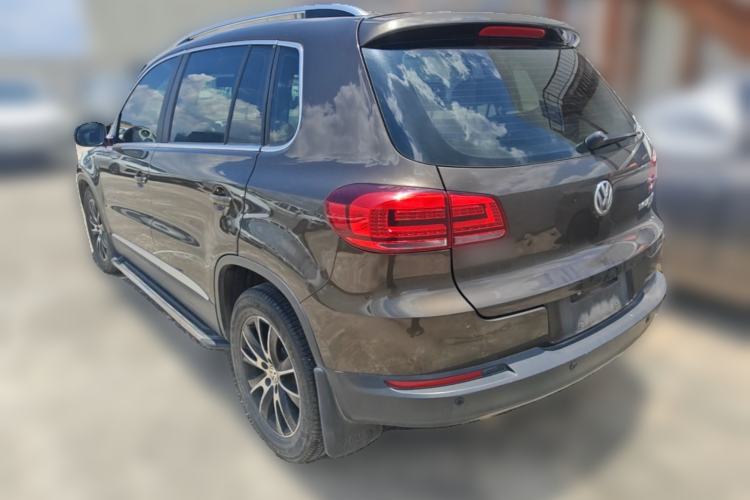 Used Volkswagen Tiguan 2013 1.8 TSI Automatic All-Wheel Drive Luxury Model Rear Left 45 Deg