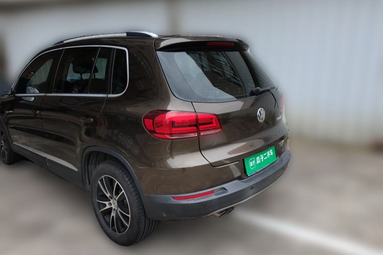 Used Volkswagen Tiguan 2013 1.8 TSI Automatic All-Wheel Drive Luxury Model Rear Left 45 Deg