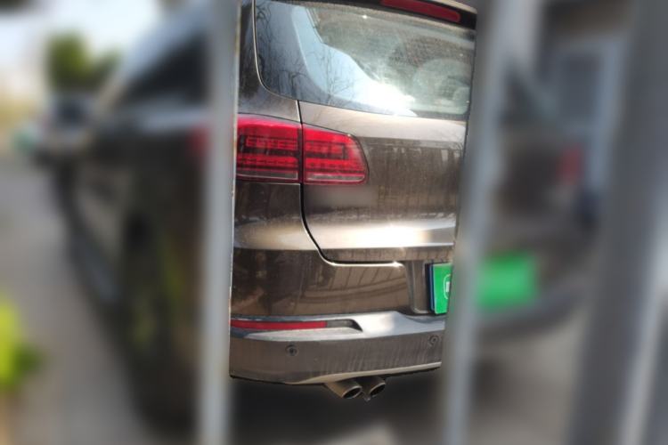 Used Volkswagen Tiguan 2013 1.8 TSI Automatic All-Wheel Drive Luxury Model Rear Left 45 Deg