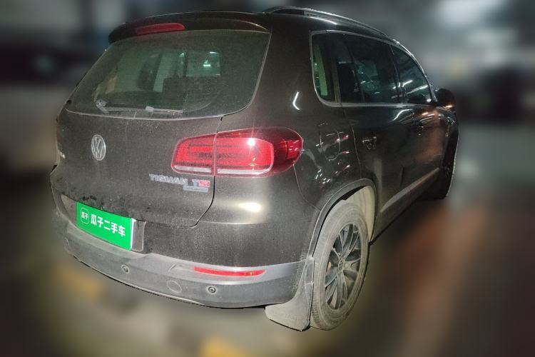 Used Volkswagen Tiguan 2013 1.8 TSI Automatic All-Wheel Drive Luxury Model Rear Right 45 Deg