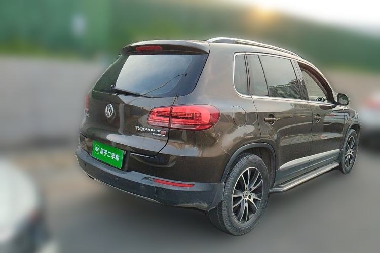 Used Volkswagen Tiguan 2013 1.8 TSI Automatic All-Wheel Drive Luxury Model Rear Right 45 Deg