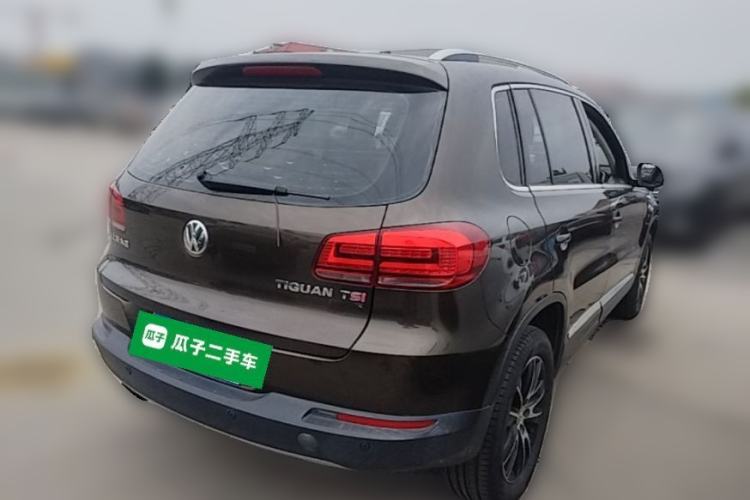 Used Volkswagen Tiguan 2013 1.8 TSI Automatic All-Wheel Drive Luxury Model Rear Right 45 Deg