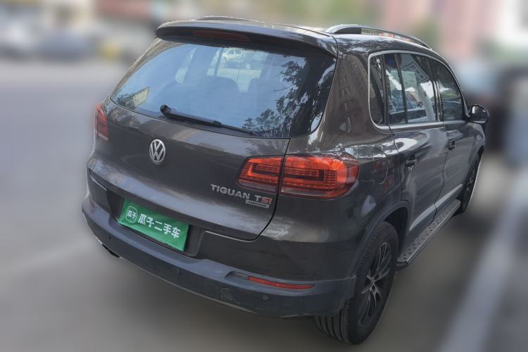 Used Volkswagen Tiguan 2013 1.8 TSI Automatic All-Wheel Drive Luxury Model Rear Right 45 Deg