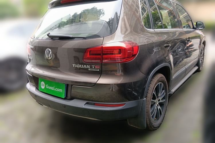 Used Volkswagen Tiguan 2013 1.8 TSI Automatic All-Wheel Drive Luxury Model Rear Right 45 Deg