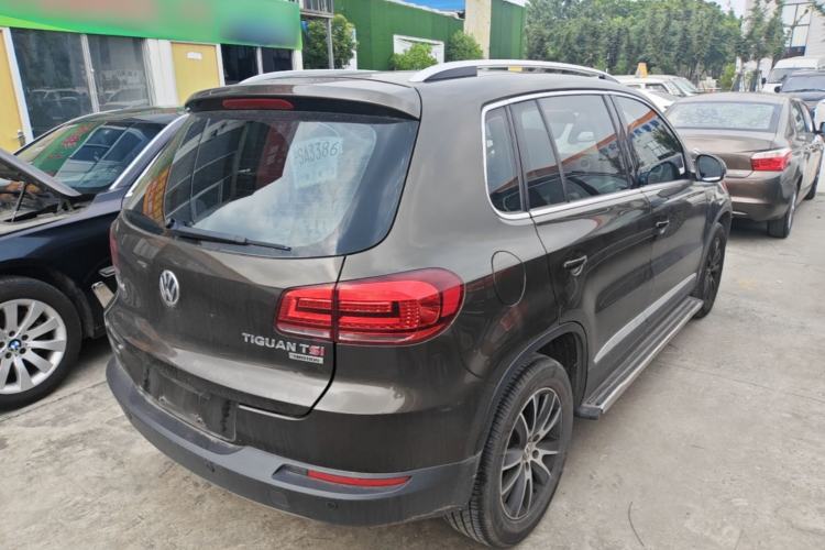 Used Volkswagen Tiguan 2013 1.8 TSI Automatic All-Wheel Drive Luxury Model Rear Right 45 Deg