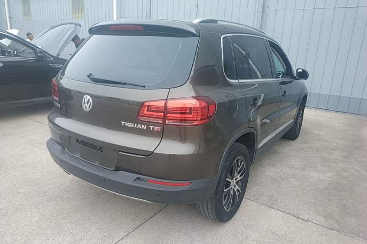Used Volkswagen Tiguan 2013 1.8TSI Automatic Two-Wheel Drive Luxury Model Rear Right 45 Deg