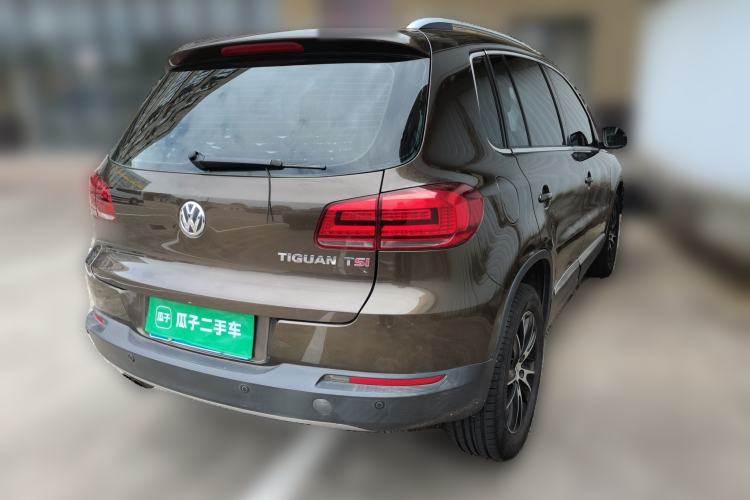 Used Volkswagen Tiguan 2013 1.8 TSI Automatic All-Wheel Drive Luxury Model Rear Right 45 Deg