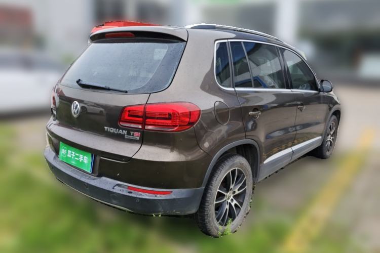 Used Volkswagen Tiguan 2013 1.8 TSI Automatic All-Wheel Drive Luxury Model Rear Right 45 Deg