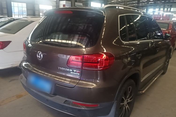 Used Volkswagen Tiguan 2013 1.8 TSI Automatic All-Wheel Drive Luxury Model Rear Right 45 Deg