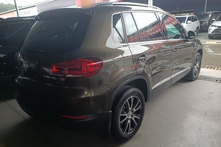 Used Volkswagen Tiguan 2013 1.8 TSI Automatic All-Wheel Drive Luxury Model Rear Right 45 Deg