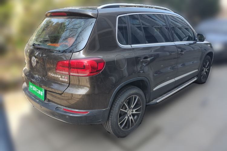 Used Volkswagen Tiguan 2013 1.8 TSI Automatic All-Wheel Drive Luxury Model Rear Right 45 Deg