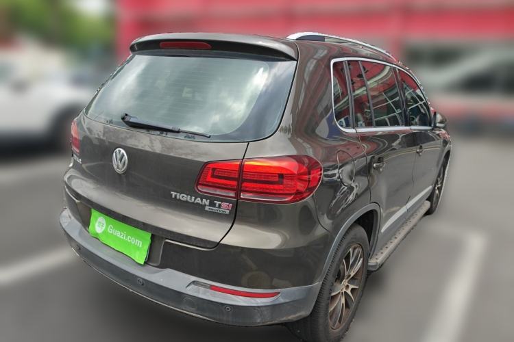 Used Volkswagen Tiguan 2013 1.8 TSI Automatic All-Wheel Drive Luxury Model Rear Right 45 Deg