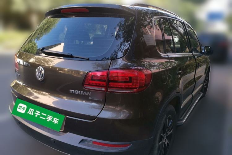 Used Volkswagen Tiguan 2013 1.8 TSI Automatic All-Wheel Drive Luxury Model Rear Right 45 Deg