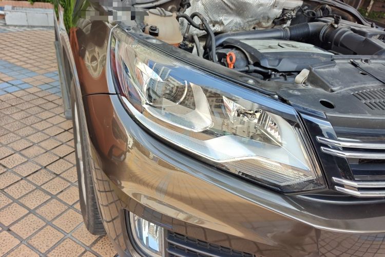 Used Volkswagen Tiguan 2013 1.8TSI Automatic All-Wheel-Drive Comfort Edition Right Front Headlight