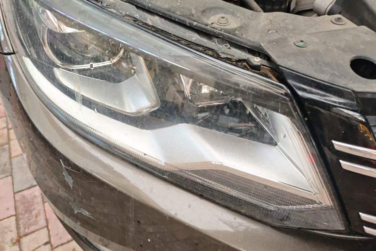 Used Volkswagen Tiguan 2013 1.8 TSI Automatic Two-Wheel Drive Comfort Edition Right Front Headlight