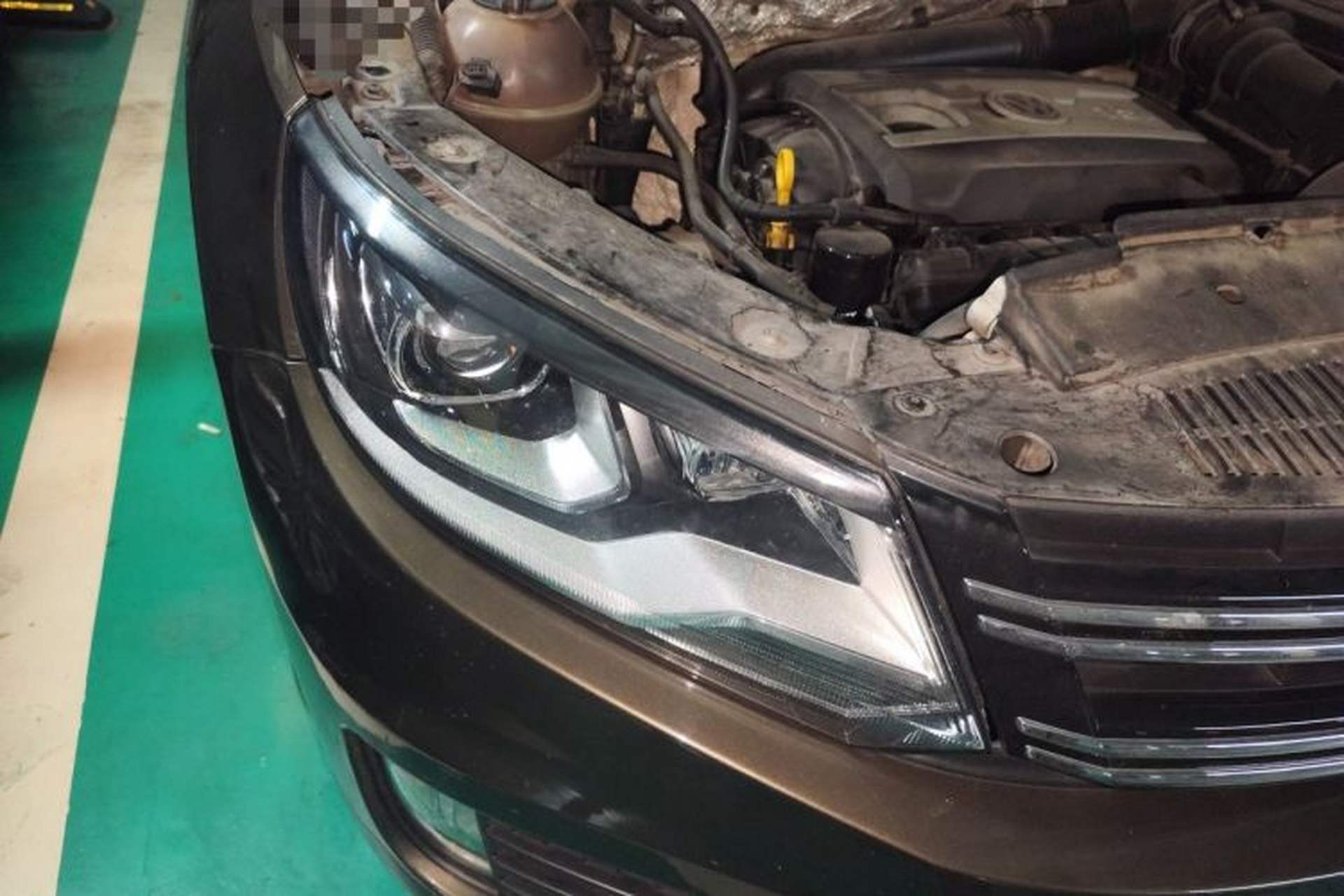 Used Volkswagen Tiguan 2013 2.0 TSI Automatic All-Wheel Drive Luxury Edition Right Front Headlight