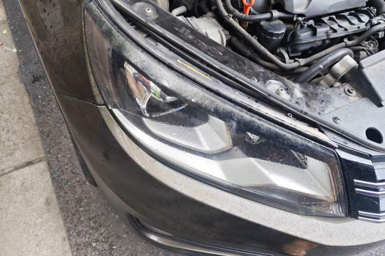 Used Volkswagen Tiguan 2013 2.0 TSI Automatic All-Wheel Drive Luxury Edition Right Front Headlight