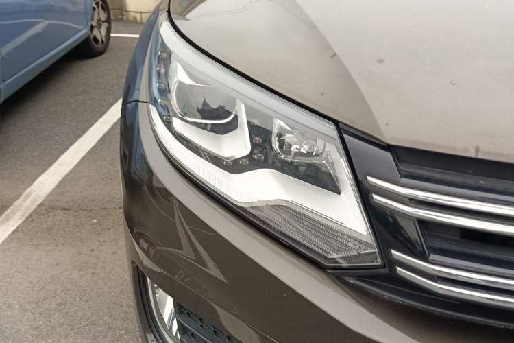 Used Volkswagen Tiguan 2013 1.8TSI Automatic Two-Wheel Drive Luxury Model Right Front Headlight