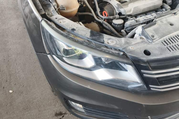 Used Volkswagen Tiguan 2013 1.8TSI Automatic Two-Wheel Drive Trend Edition Right Front Headlight