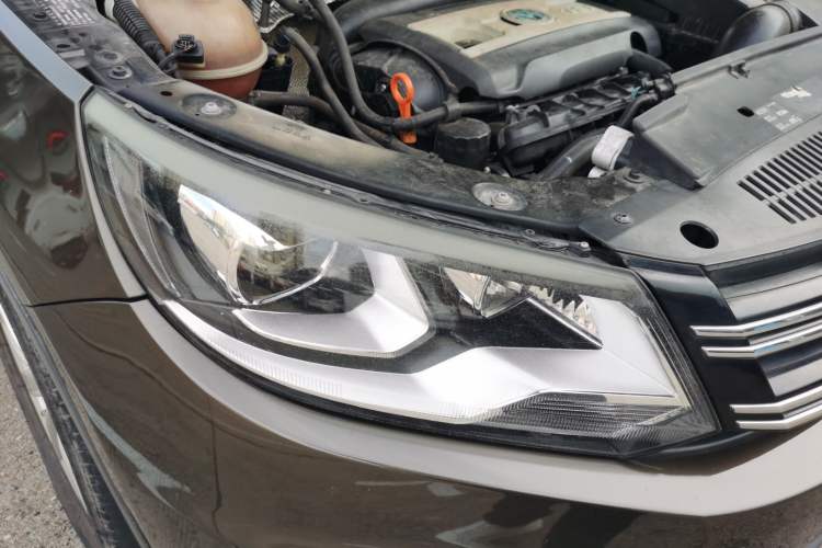 Used Volkswagen Tiguan 2013 1.8 TSI Automatic Two-Wheel Drive Comfort Edition Right Front Headlight