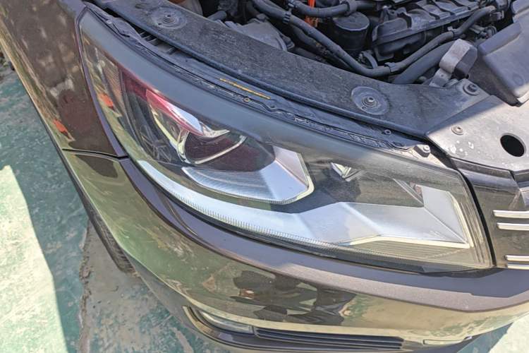 Used Volkswagen Tiguan 2013 1.8 TSI Automatic Two-Wheel Drive Comfort Edition Right Front Headlight