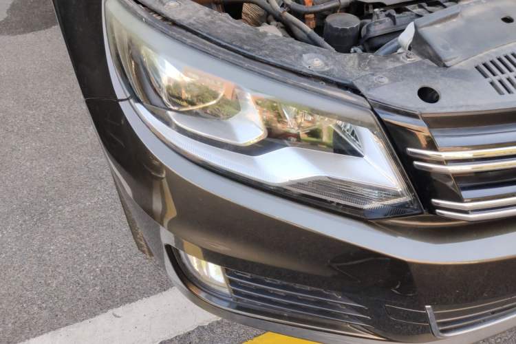 Used Volkswagen Tiguan 2013 1.8TSI Automatic Two-Wheel Drive Luxury Model Right Front Headlight