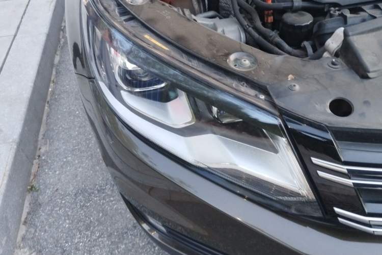 Used Volkswagen Tiguan 2013 1.8TSI Automatic Two-Wheel Drive Luxury Model Right Front Headlight