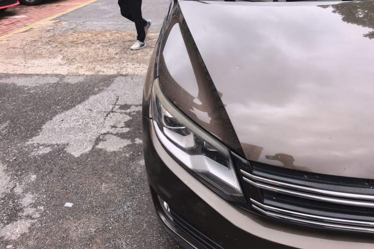 Used Volkswagen Tiguan 2013 1.8TSI Automatic Two-Wheel Drive Luxury Model Right Front Headlight