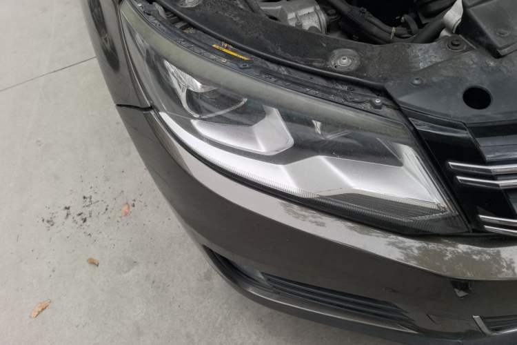 Used Volkswagen Tiguan 2013 1.8TSI Automatic All-Wheel-Drive Comfort Edition Right Front Headlight