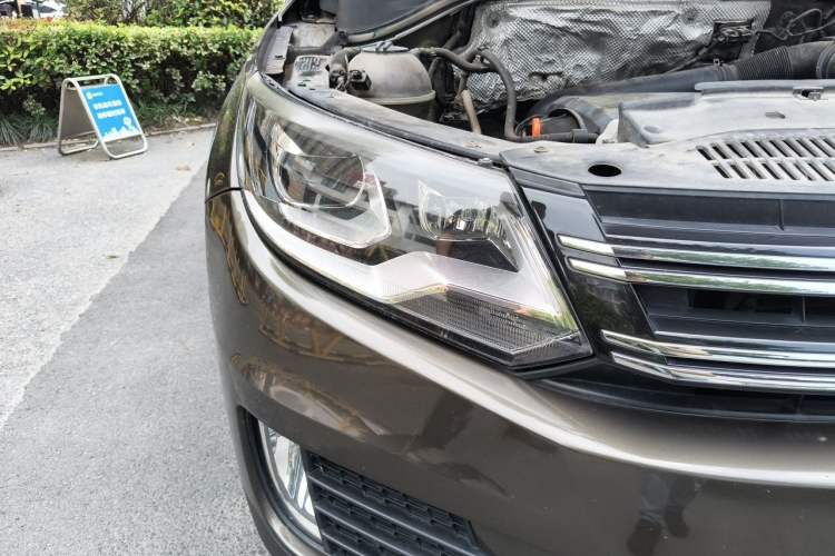Used Volkswagen Tiguan 2013 1.8TSI Automatic Two-Wheel Drive Trend Edition Right Front Headlight