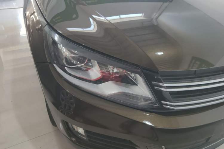 Used Volkswagen Tiguan 2013 1.8TSI Automatic Two-Wheel Drive Luxury Model Right Front Headlight