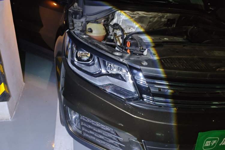 Used Volkswagen Tiguan 2013 1.8 TSI Automatic Two-Wheel Drive Comfort Edition Right Front Headlight