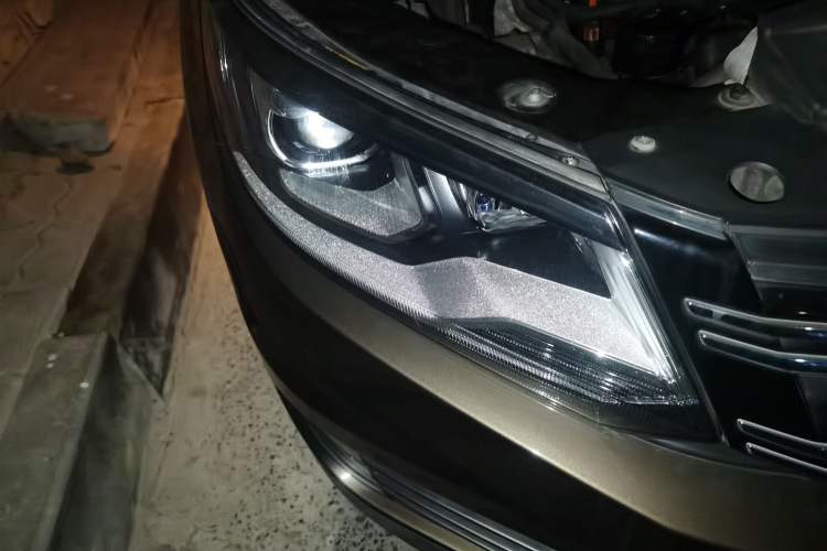 Used Volkswagen Tiguan 2013 1.8TSI Automatic Two-Wheel Drive Luxury Model Right Front Headlight