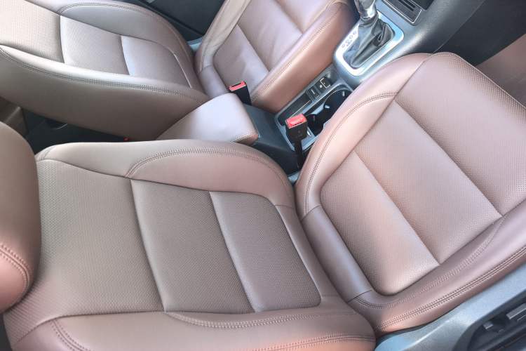 Used Volkswagen Tiguan 2013 1.8TSI Automatic Two-Wheel Drive Luxury Model Right Front Seat