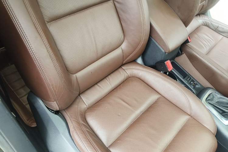 Used Volkswagen Tiguan 2013 1.8 TSI Automatic All-Wheel Drive Luxury Model Right Front Seat