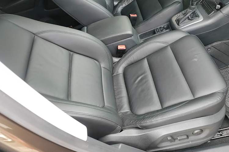 Used Volkswagen Tiguan 2013 1.8 TSI Automatic Two-Wheel Drive Comfort Edition Right Front Seat