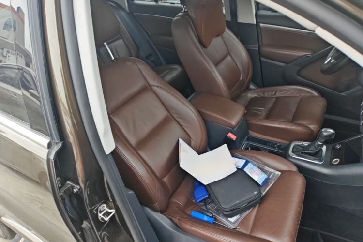 Used Volkswagen Tiguan 2013 1.8 TSI Automatic All-Wheel Drive Luxury Model Right Front Seat