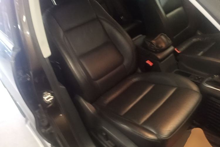 Used Volkswagen Tiguan 2013 1.8 TSI Automatic All-Wheel Drive Luxury Model Right Front Seat