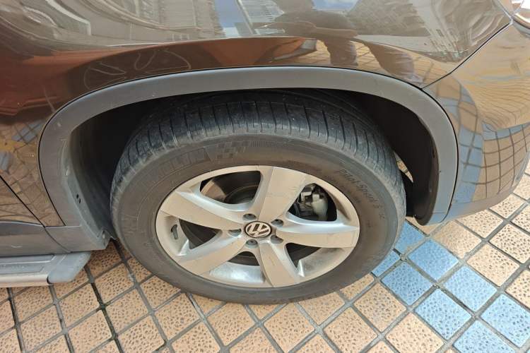 Used Volkswagen Tiguan 2013 1.8TSI Automatic All-Wheel-Drive Comfort Edition Right Front Wheel Hub