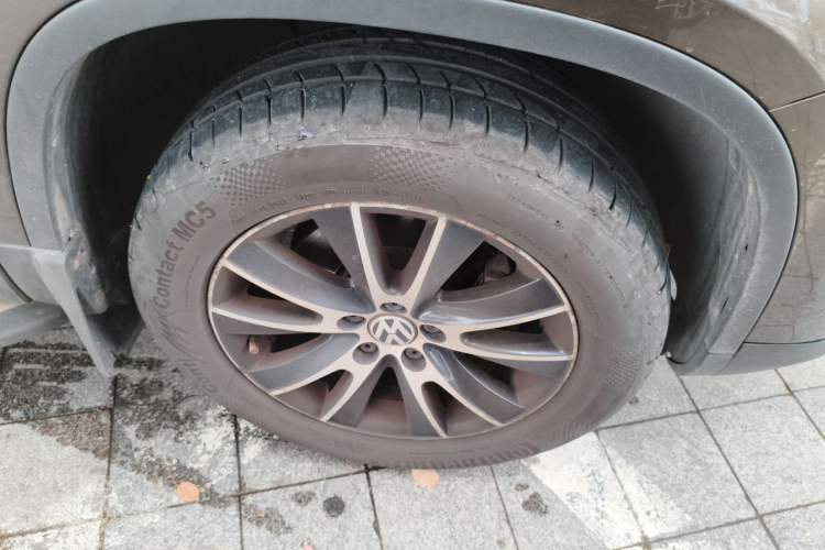 Used Volkswagen Tiguan 2013 1.8TSI Automatic Two-Wheel Drive Luxury Model Right Front Wheel Hub