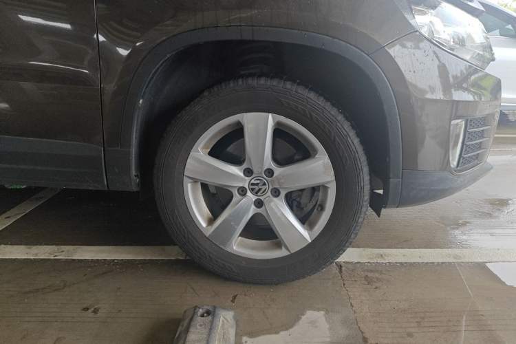 Used Volkswagen Tiguan 2013 1.8 TSI Automatic Two-Wheel Drive Comfort Edition Right Front Wheel Hub